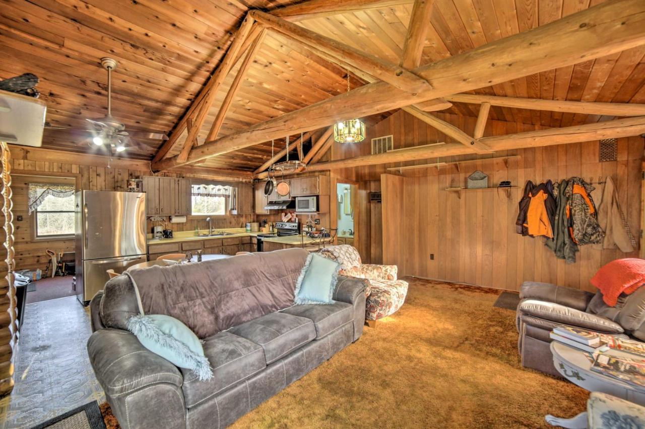 Cornell Home With Fire Pit And Hunting Access! 外观 照片